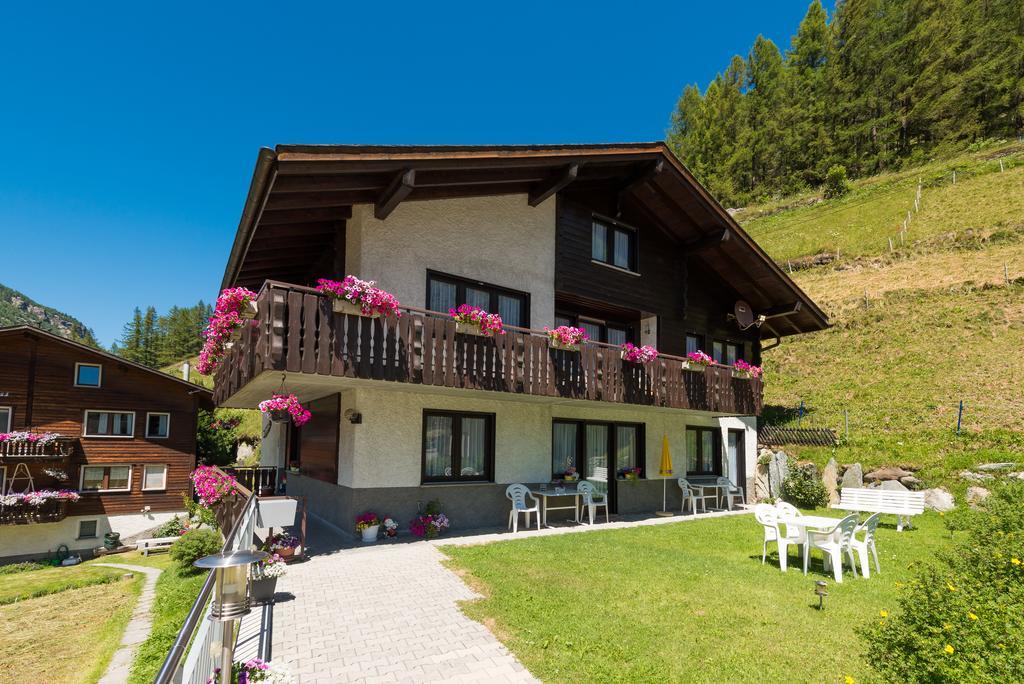Apartments Orphelja Saas-Grund Exterior photo